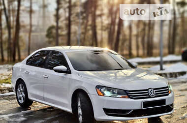 Седан Volkswagen Passat 2011 в Ахтырке