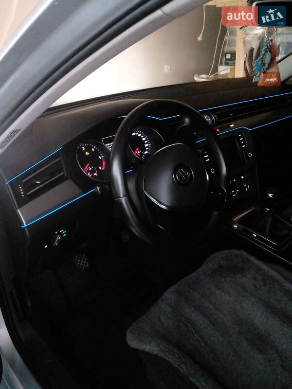 Седан Volkswagen Passat 2015 в Тячеве