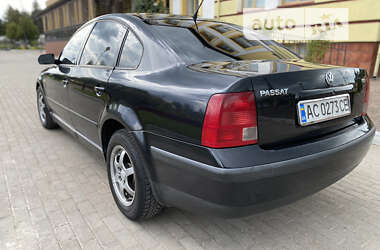 Седан Volkswagen Passat 1999 в Нововолинську