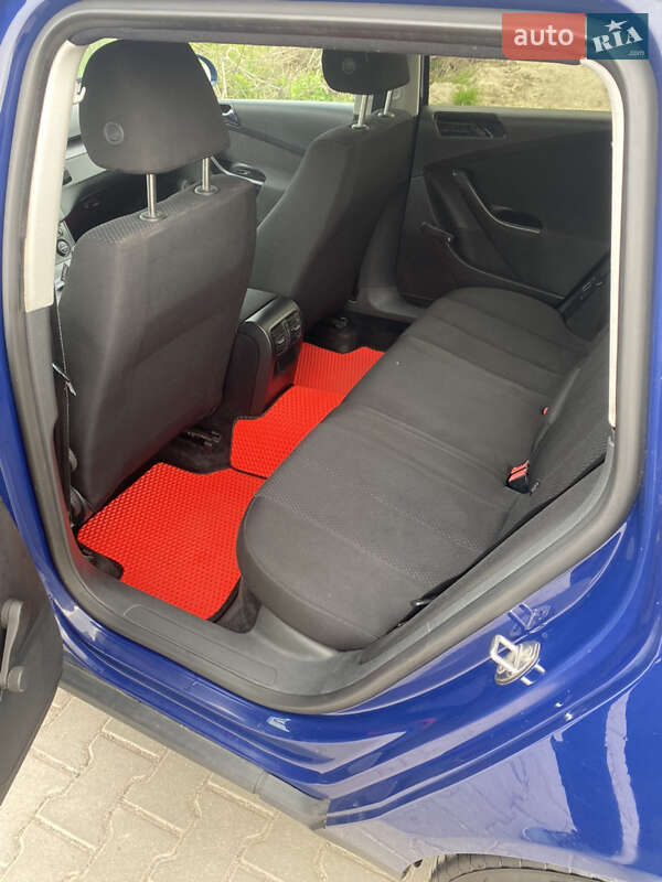 Универсал Volkswagen Passat 2006 в Радехове