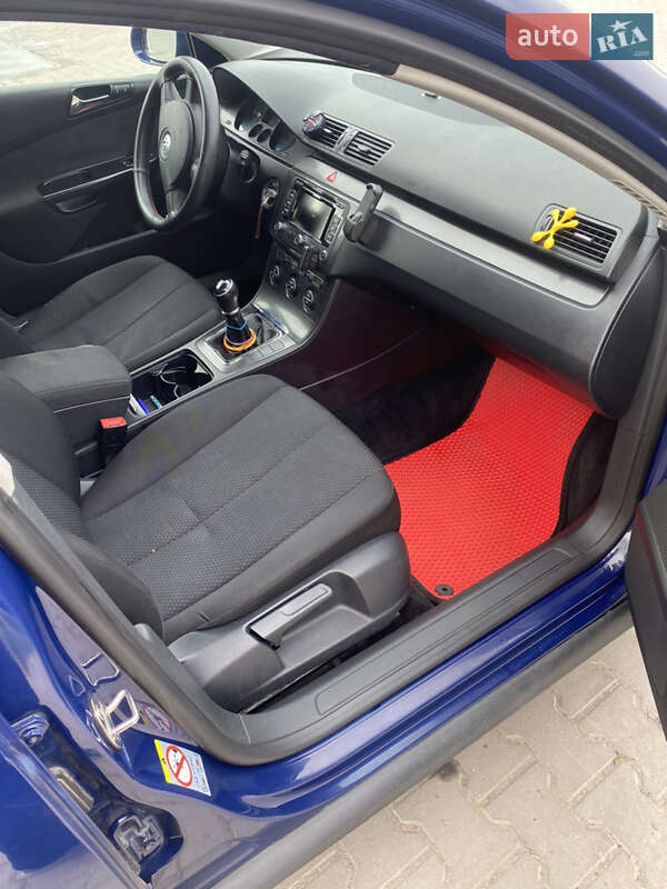 Универсал Volkswagen Passat 2006 в Радехове