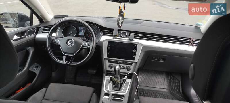 Универсал Volkswagen Passat 2018 в Киеве