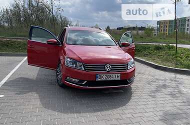 Универсал Volkswagen Passat 2012 в Ровно