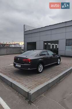 Седан Volkswagen Passat 2017 в Киеве