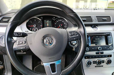 Универсал Volkswagen Passat 2013 в Дрогобыче