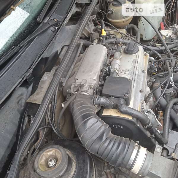 Універсал Volkswagen Passat 1994 в Виноградові