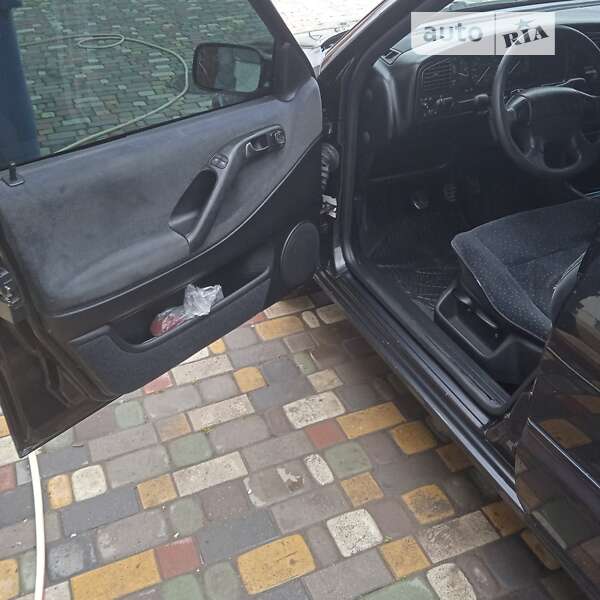 Універсал Volkswagen Passat 1994 в Виноградові