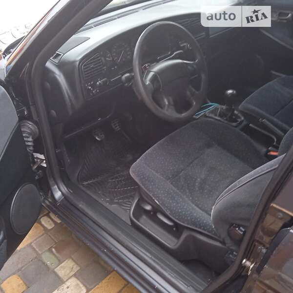 Універсал Volkswagen Passat 1994 в Виноградові