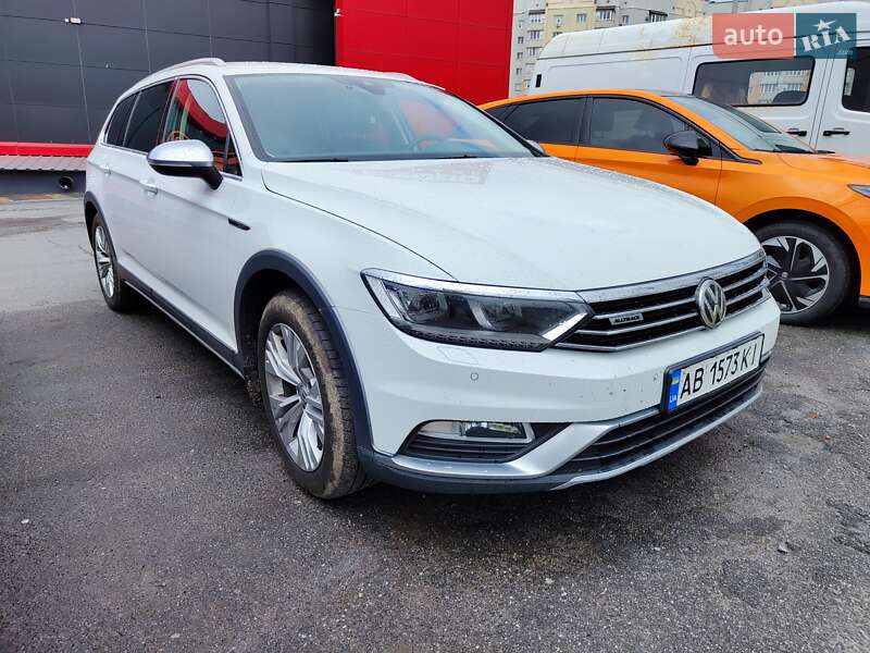 Універсал Volkswagen Passat 2018 в Вінниці