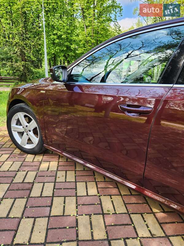 Седан Volkswagen Passat 2013 в Киеве
