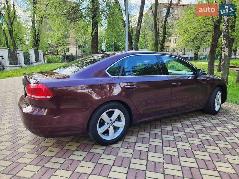 Седан Volkswagen Passat 2013 в Киеве
