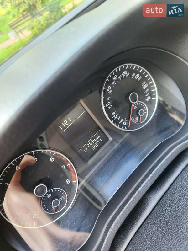 Седан Volkswagen Passat 2013 в Киеве