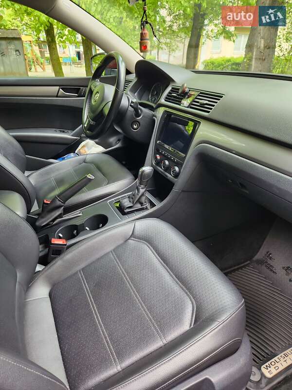 Седан Volkswagen Passat 2013 в Киеве