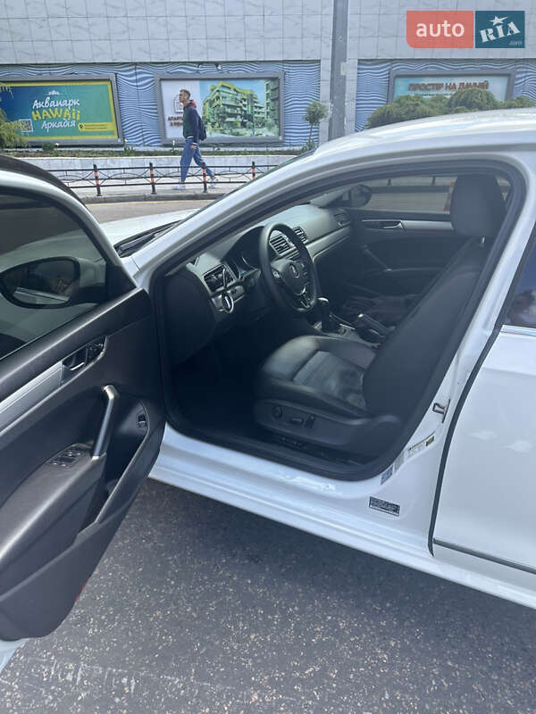 Седан Volkswagen Passat 2016 в Одессе