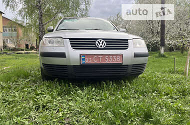 Седан Volkswagen Passat 2002 в Змиеве