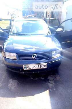 Седан Volkswagen Passat 1997 в Дніпрі