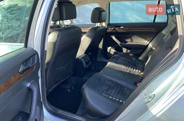 Универсал Volkswagen Passat 2017 в Староконстантинове