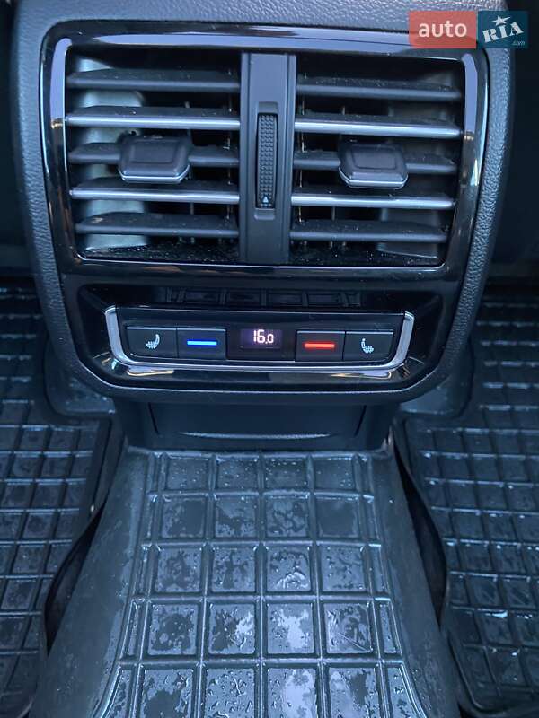 Универсал Volkswagen Passat 2017 в Староконстантинове