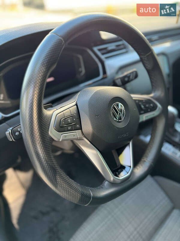 Универсал Volkswagen Passat 2019 в Запорожье