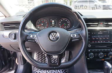 Седан Volkswagen Passat 2020 в Одесі