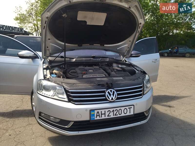 Универсал Volkswagen Passat 2011 в Покровске