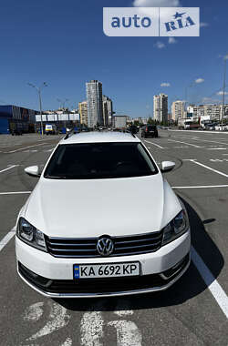 Універсал Volkswagen Passat 2011 в Києві