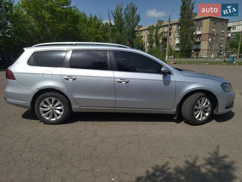 Универсал Volkswagen Passat 2011 в Покровске