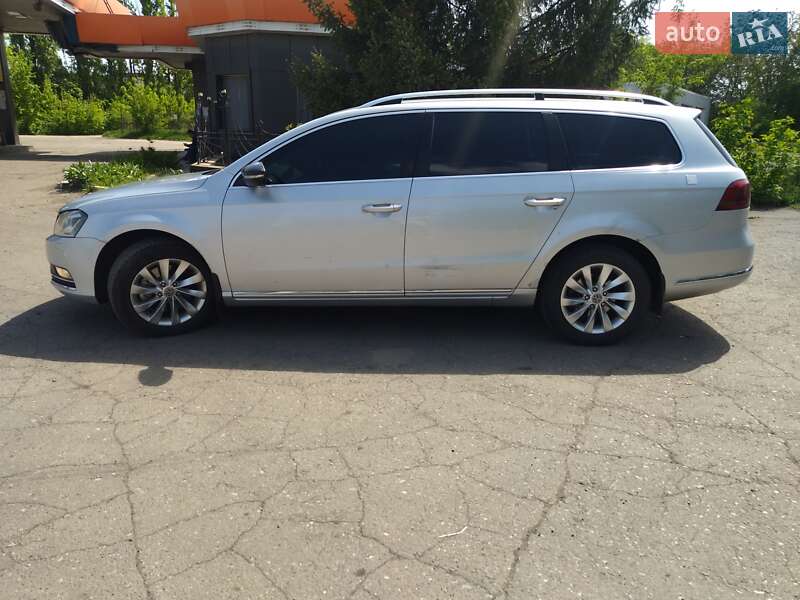 Универсал Volkswagen Passat 2011 в Покровске