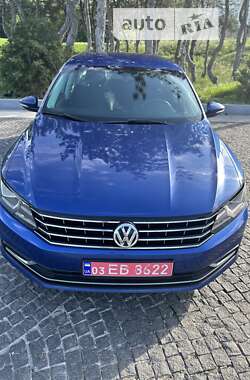 Седан Volkswagen Passat 2016 в Дніпрі