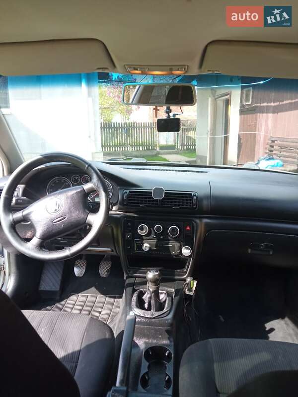 Универсал Volkswagen Passat 2000 в Новом Роздоле