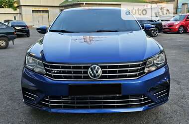 Седан Volkswagen Passat 2017 в Одессе