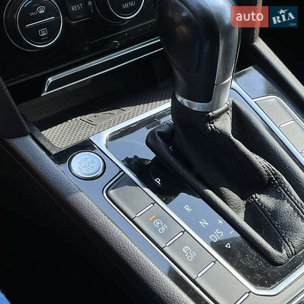 Универсал Volkswagen Passat 2015 в Киеве