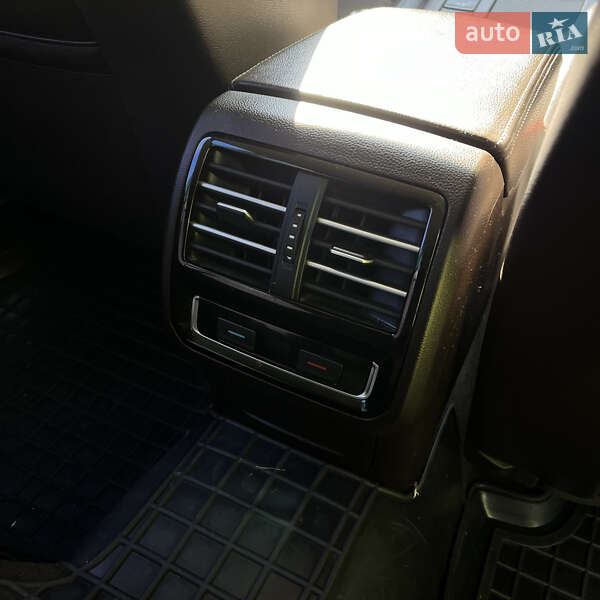 Универсал Volkswagen Passat 2015 в Киеве