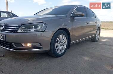 Седан Volkswagen Passat 2011 в Калиновке