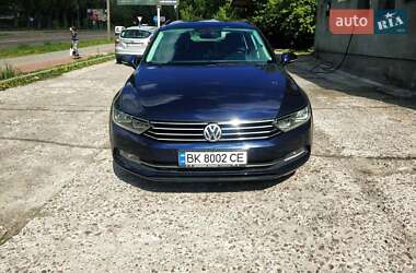 Универсал Volkswagen Passat 2015 в Ровно