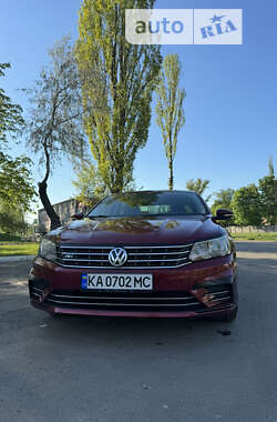 Седан Volkswagen Passat 2016 в Києві