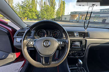 Седан Volkswagen Passat 2016 в Киеве