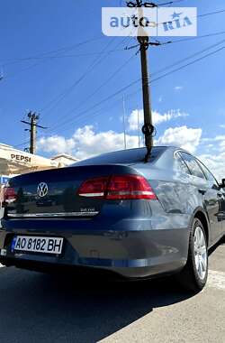 Седан Volkswagen Passat 2013 в Тячеве