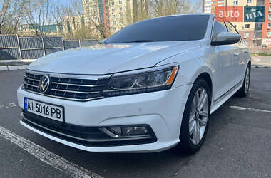 Седан Volkswagen Passat 2017 в 