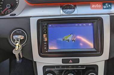 Универсал Volkswagen Passat 2012 в 