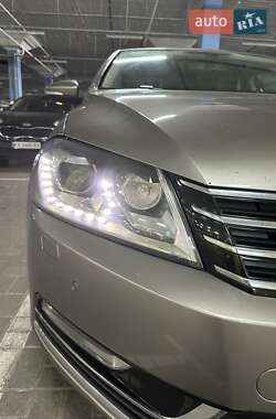 Седан Volkswagen Passat 2012 в Киеве