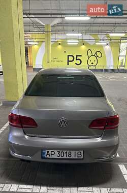 Седан Volkswagen Passat 2012 в Киеве