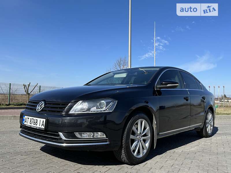 Седан Volkswagen Passat 2012 в Івано-Франківську