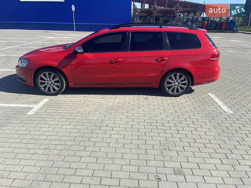 Универсал Volkswagen Passat 2012 в Нововолынске