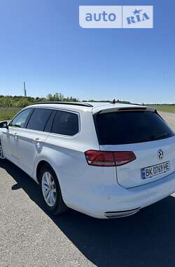 Универсал Volkswagen Passat 2016 в Березному