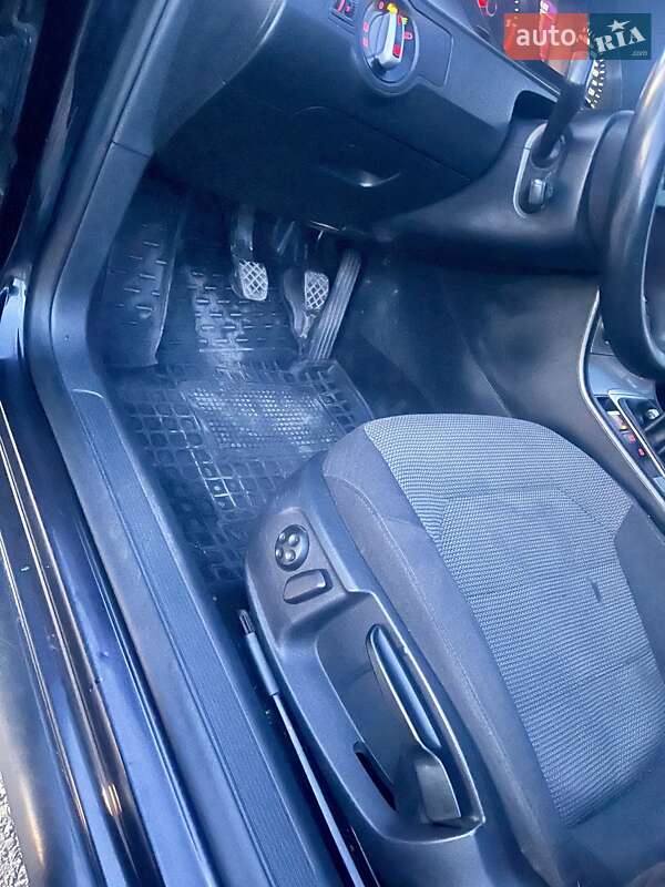 Универсал Volkswagen Passat 2012 в Карловке