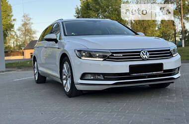 Универсал Volkswagen Passat 2015 в Житомире