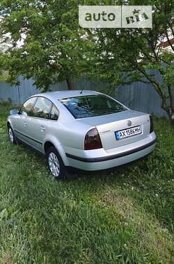 Седан Volkswagen Passat 2001 в Харькове