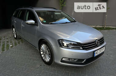 Універсал Volkswagen Passat 2011 в Івано-Франківську