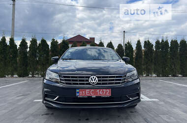 Седан Volkswagen Passat 2018 в Луцьку